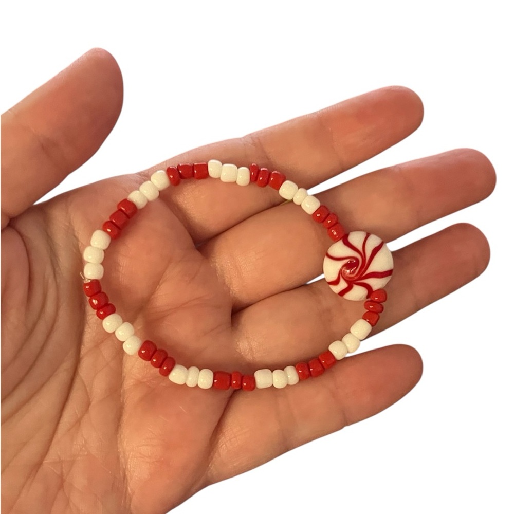 Red and White Peppermint Beaded Bracelet